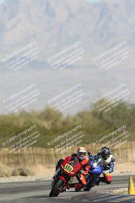 media/Oct-30-2025-Racers Edge (Thu) [[dabbdaf680]]/3-B Group/Session 2 Turn 2/